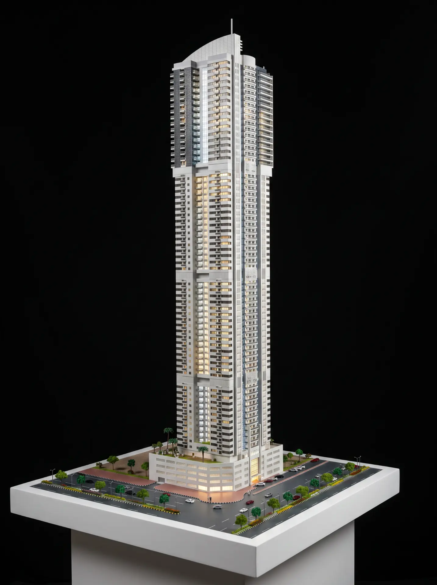 Supertall skyscraper scale model with illuminated core